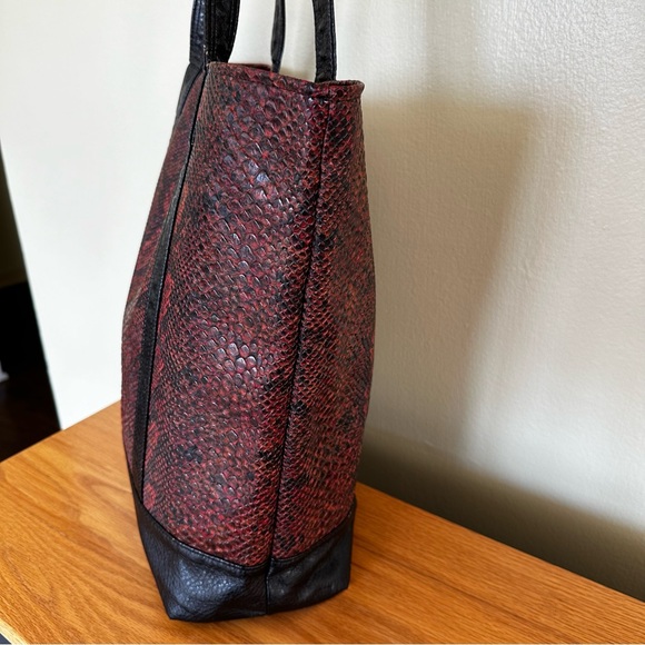 Stella Grey Vegan Skull Tote Bag - Picture 13 of 14